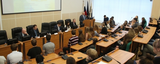 Студенты УрГЭУ обсудили социально-экономическое развитие Екатеринбурга с представителями Администрации города