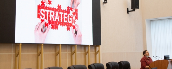 Какими могут быть подходы к разработке бизнес-стратегии?