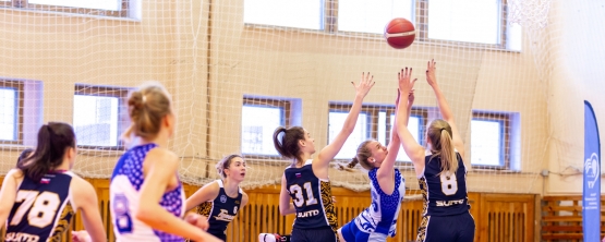 Баскетболистки УрГЭУ победили лучшую команду страны