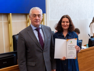 За многолетний добросовестный труд
